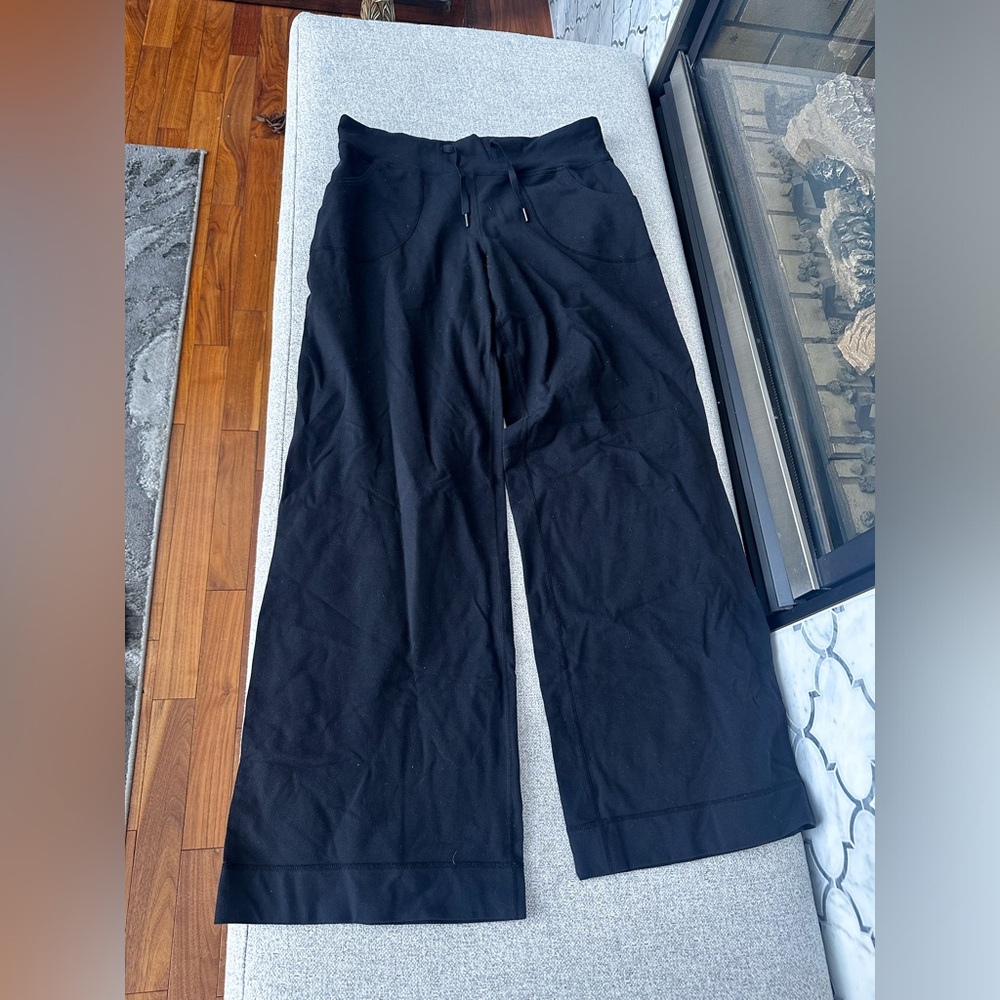 Lululemon Wide Leg Pants Says An 8 Fits To A 10